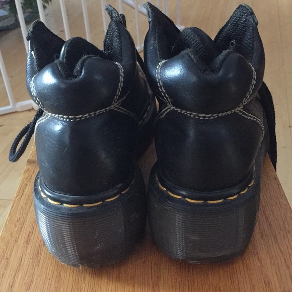 Exclusive Doctor Martens 5-eyelet Boot - Picture 3 of 6